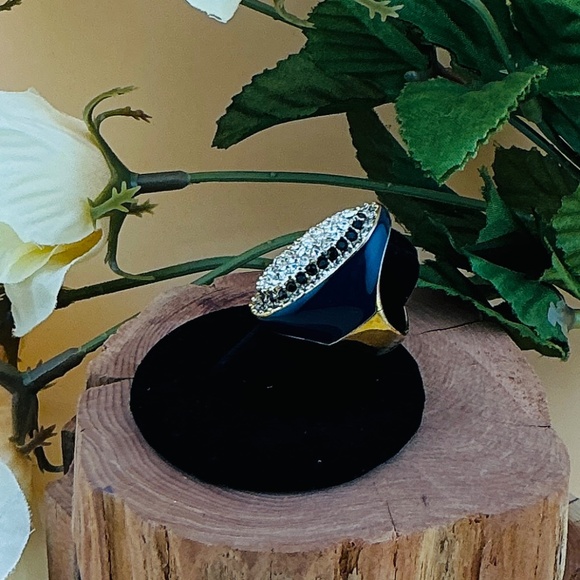 Vintage CACHE Cocktail Ring Deep Navy Blue, Gold with Rhinestones Size 6 - Picture 3 of 6